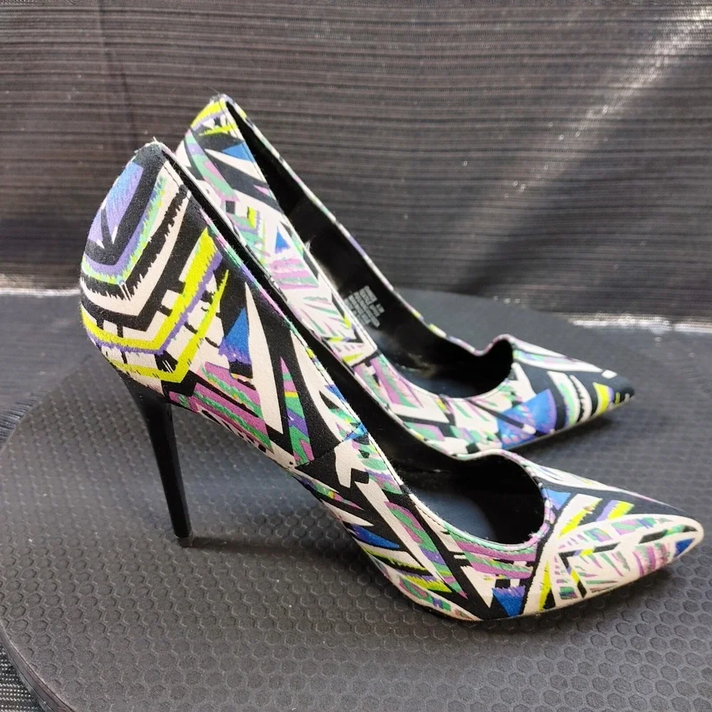 Madden Girl Women's Size 9.5M Purple Black White Green Heel Pump Shoe